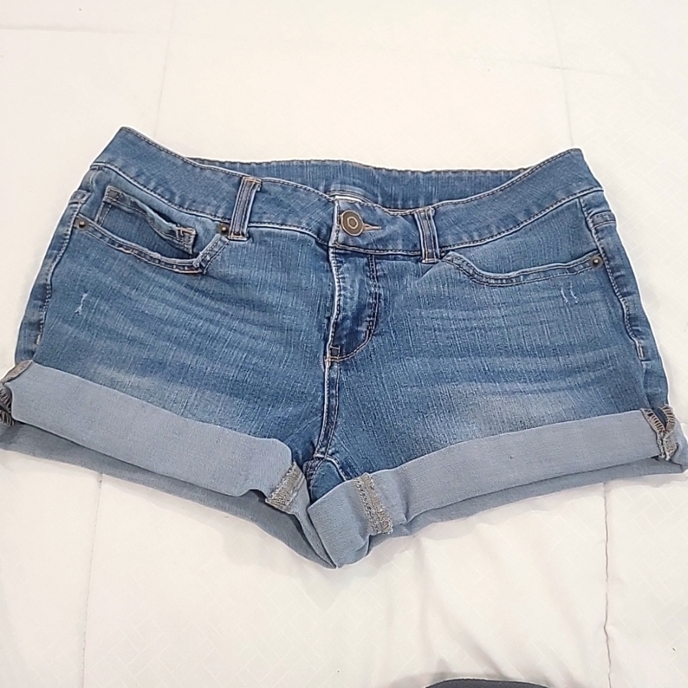 ✨️ Time and Tru Shorts Sz.4. T4